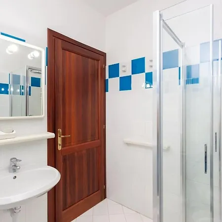 Apartment Perla Marina 2 *